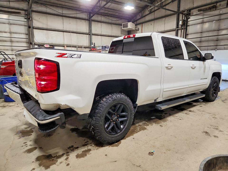 Продажа на аукционе авто 2018 Chevrolet Silverado, vin: 3GCUKREC9JG475971, номер лота: 76310275
