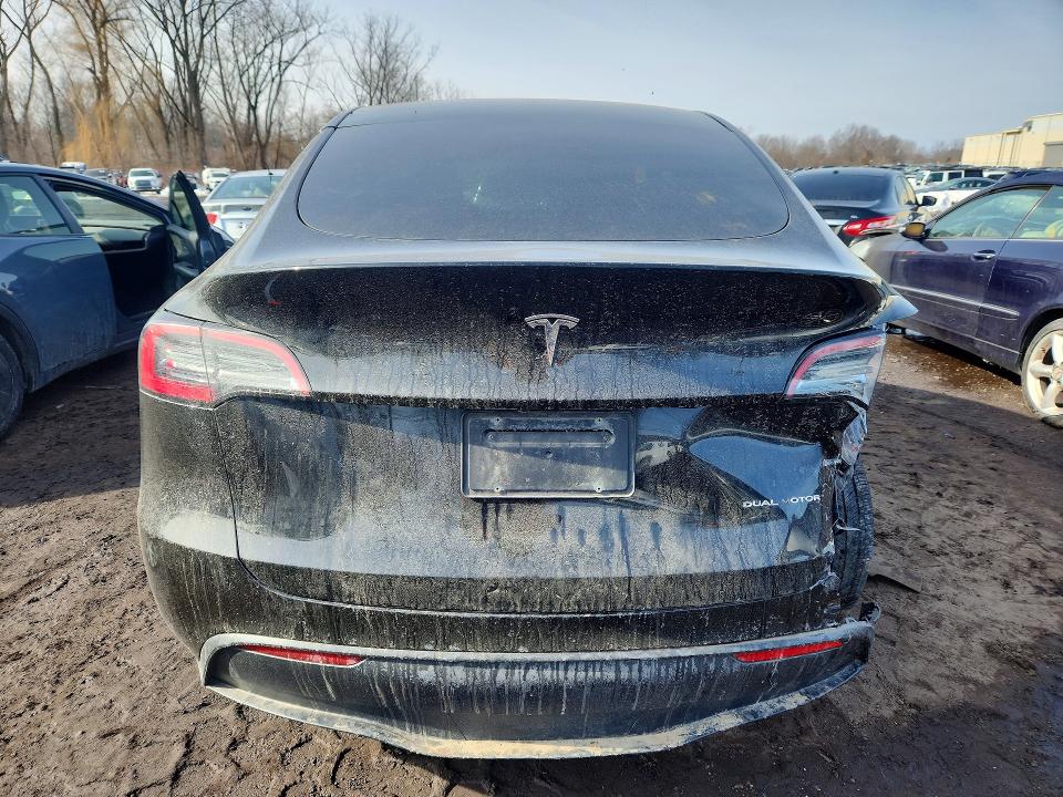 76406605 :رقم المزاد ، 7SAYGDEE1PF687739 vin ، 2023 Tesla Model Y مزاد بيع