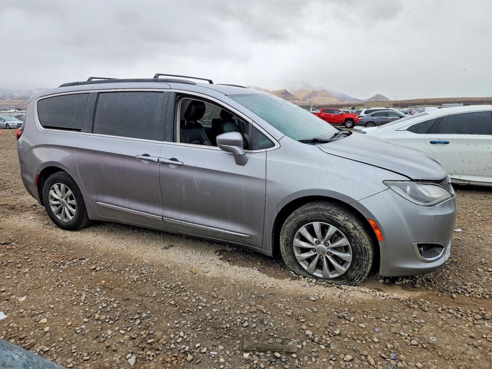 Продажа на аукционе авто 2017 Chrysler Pacifica, vin: 2C4RC1BG4HR544176, номер лота: 76572175