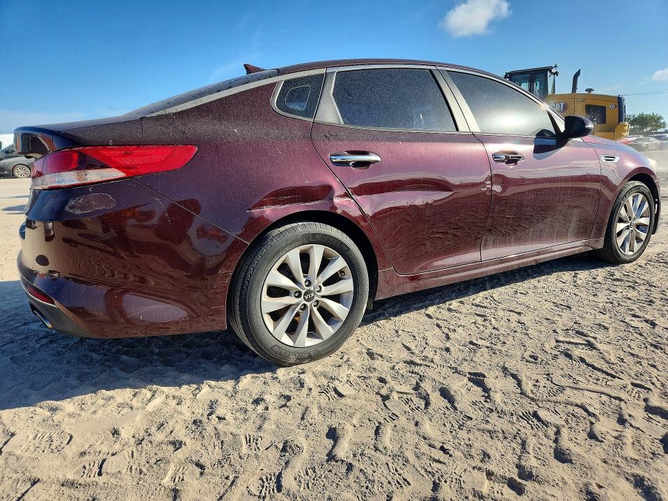 Продаж на аукціоні авто 2017 Kia Optima, vin: 5XXGT4L34HG121739, номер лоту: 77349925