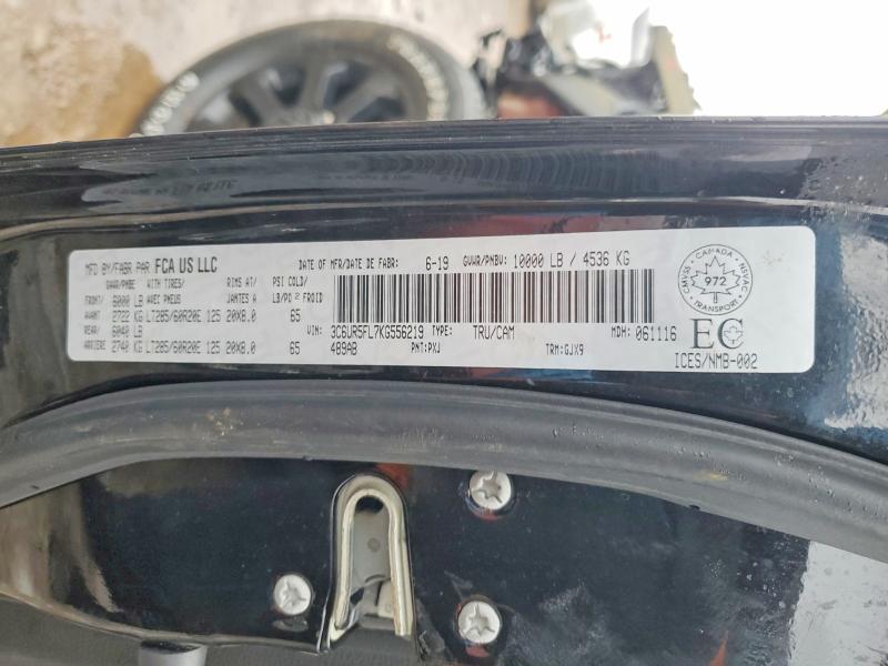 77080075 :رقم المزاد ، 3C6UR5FL7KG556219 vin ، 2019 Ram 2500 مزاد بيع