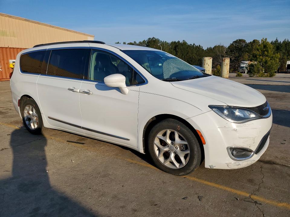 Продажа на аукционе авто 2017 Chrysler Pacifica, vin: 2C4RC1BG5HR820297, номер лота: 75843125