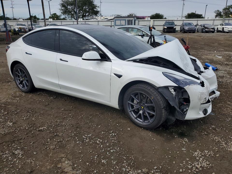 77227785 :رقم المزاد ، 5YJ3E1EA4NF336202 vin ، 2022 Tesla Model 3 مزاد بيع