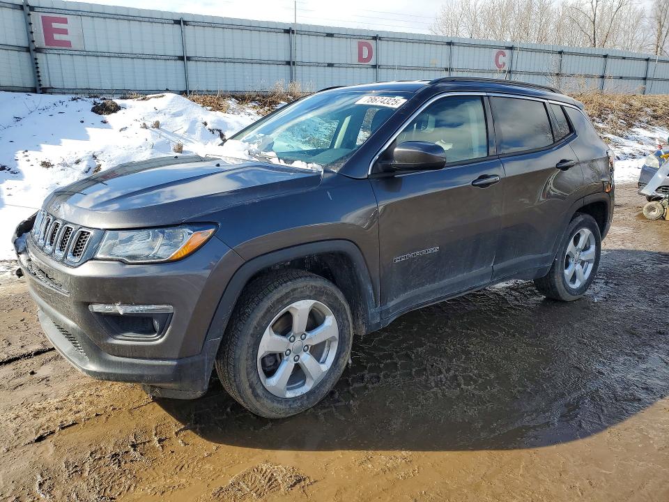 78674325 :رقم المزاد ، 3C4NJDBB4JT423211 vin ، 2018 Jeep Compass مزاد بيع