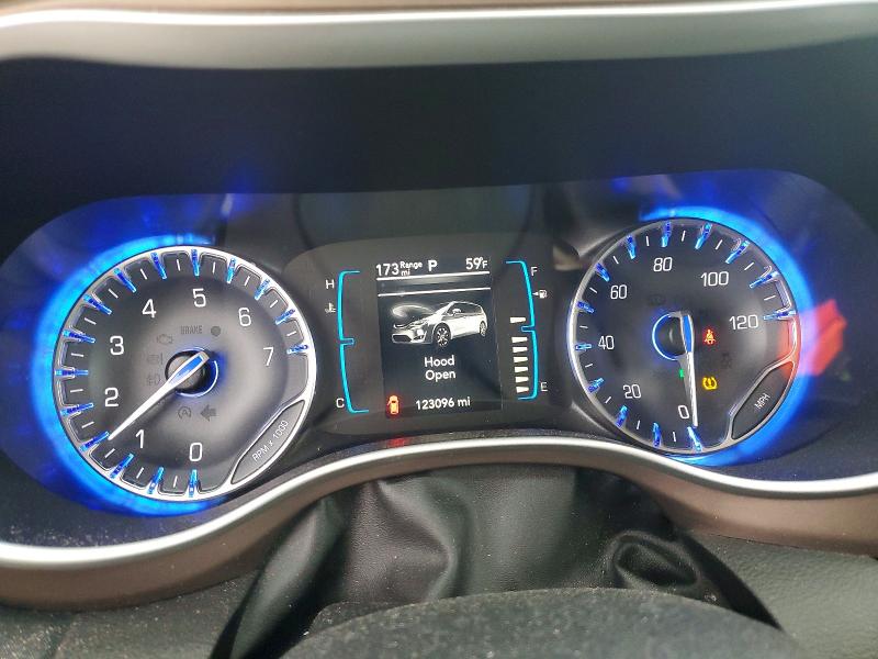 76994145 :رقم المزاد ، 2C4RC1BG8HR523699 vin ، 2017 Chrysler Pacifica مزاد بيع