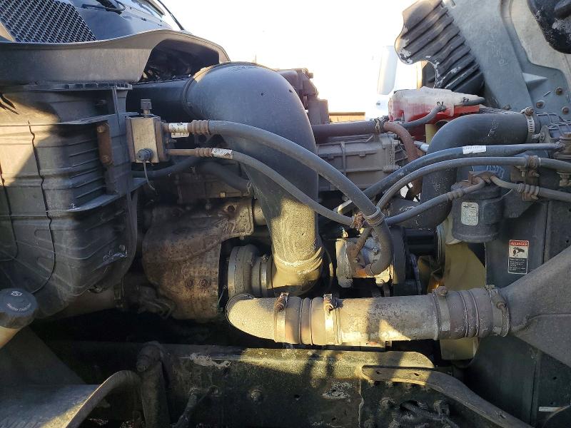 77493815 :رقم المزاد ، 1FUBGEDV8GLHC5773 vin ، 2016 Freightliner Cascadia 125 مزاد بيع
