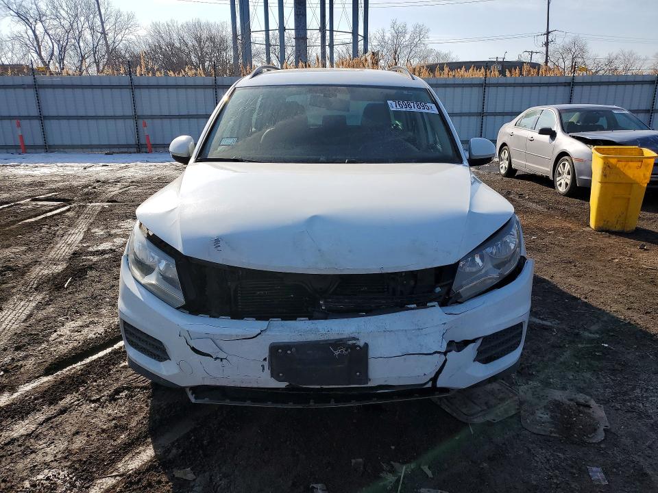 2016 Volkswagen Tiguan მანქანა იყიდება აუქციონზე, vin: WVGBV7AX5GW549212, აუქციონის ნომერი: 76987895
