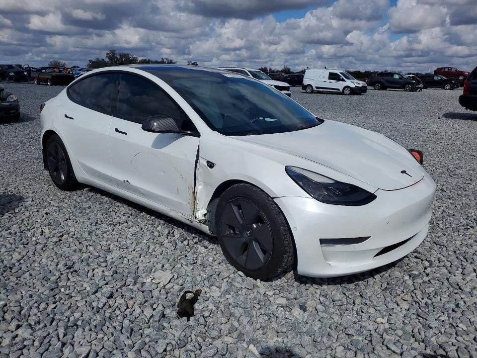 77231285 :رقم المزاد ، 5YJ3E1EA3MF028811 vin ، 2021 Tesla Model 3 مزاد بيع
