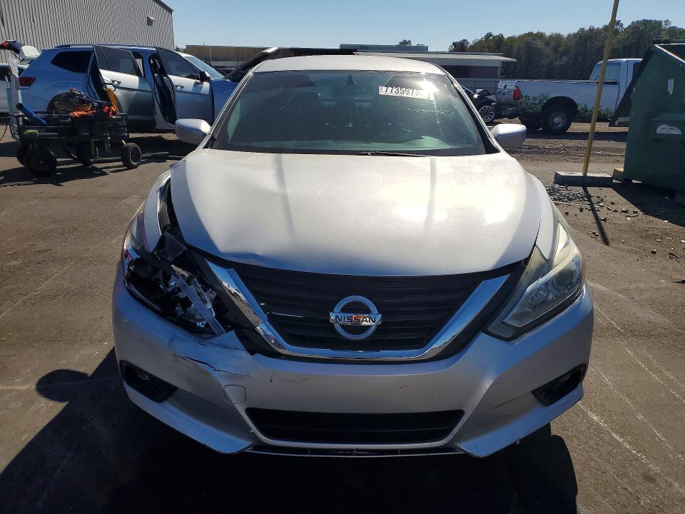 2017 Nissan Altima მანქანა იყიდება აუქციონზე, vin: 1N4AL3AP2HC167257, აუქციონის ნომერი: 77359755