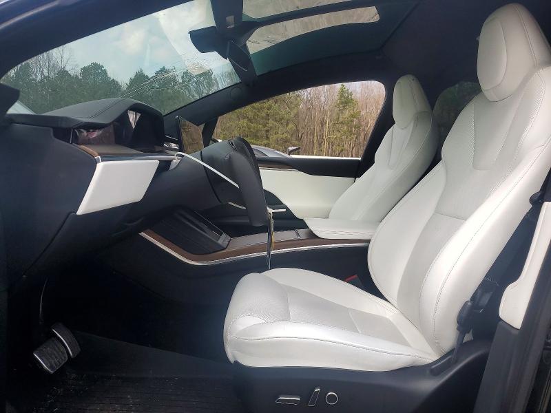 77867845 :رقم المزاد ، 7SAXCBE53NF331446 vin ، 2022 Tesla Model X مزاد بيع