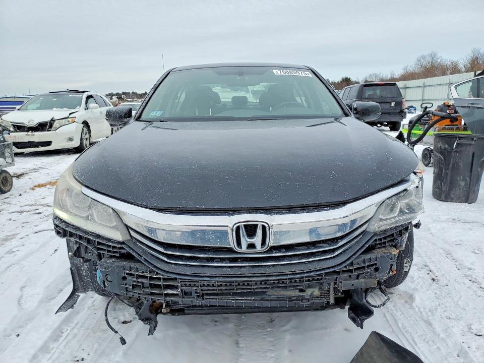 Продажа на аукционе авто 2017 Honda Accord, vin: 1HGCR3F85HA021886, номер лота: 76885975