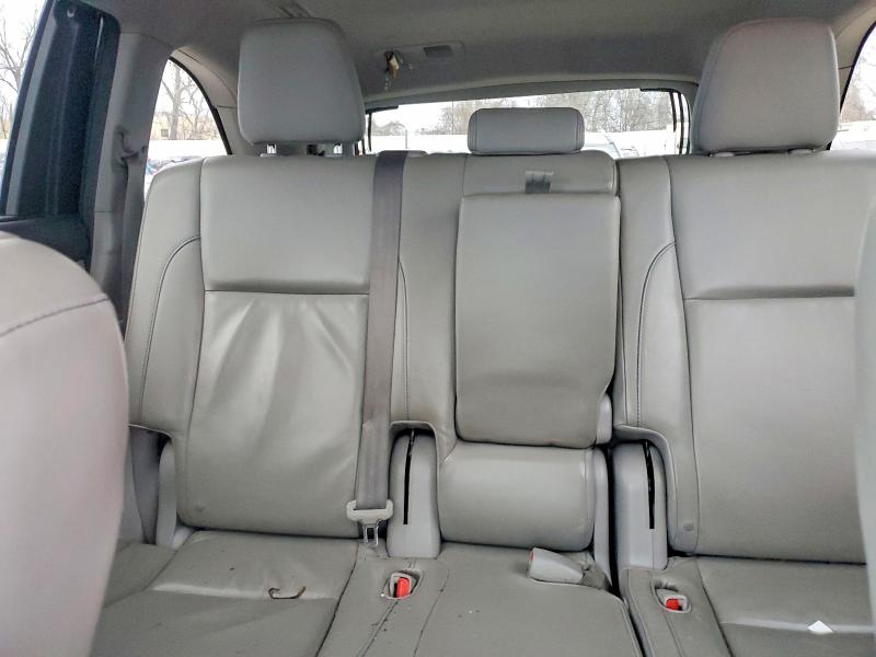 78454745 :رقم المزاد ، 5TDKKRFH2FS059853 vin ، 2015 Toyota Highlander مزاد بيع