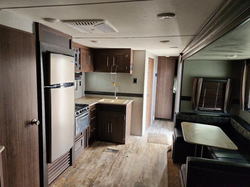 2018 Keystone Rv Zinger მანქანა იყიდება აუქციონზე, vin: 4YDT33328JS372725, აუქციონის ნომერი: 78332515