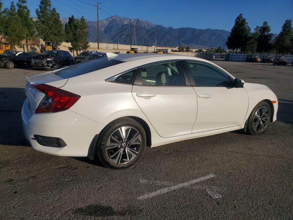 2017 Honda Civic მანქანა იყიდება აუქციონზე, vin: 2HGFC1F38HH650308, აუქციონის ნომერი: 75006765