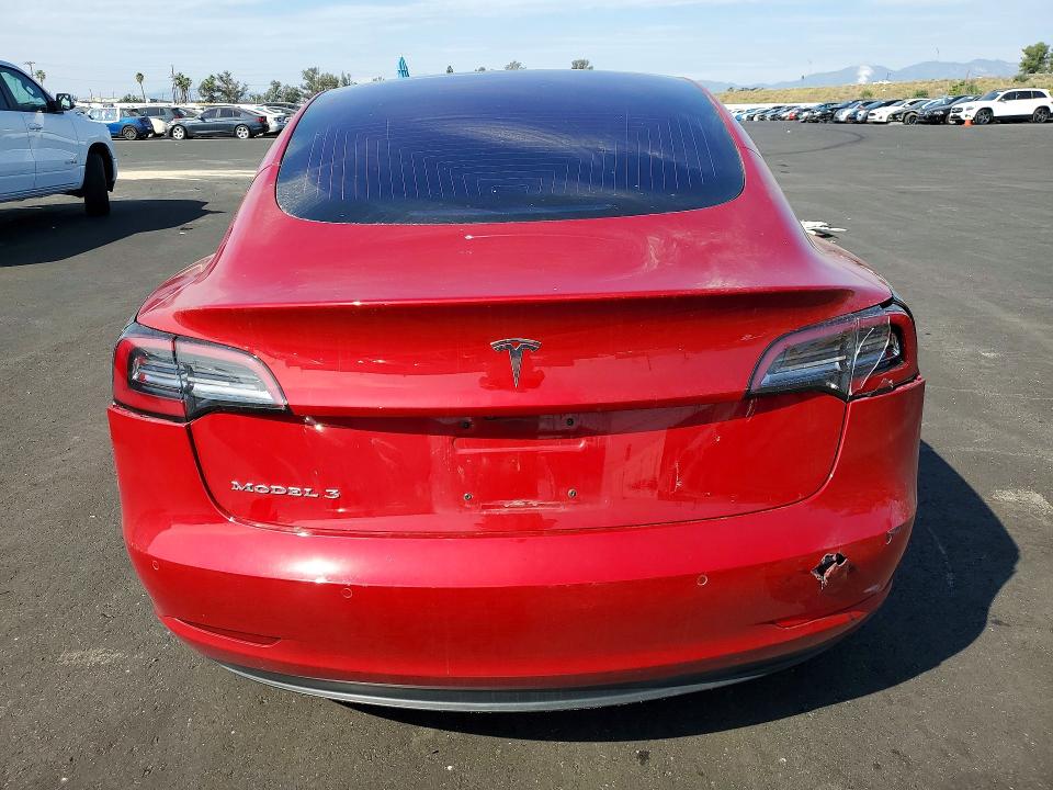 Продажа на аукционе авто 2018 Tesla Model 3, vin: 5YJ3E1EA2JF012952, номер лота: 76544975