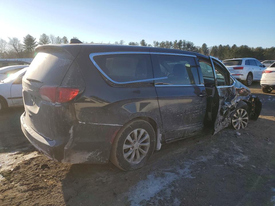 Продаж на аукціоні авто 2018 Chrysler Pacifica, vin: 2C4RC1FG2JR279144, номер лоту: 76496095
