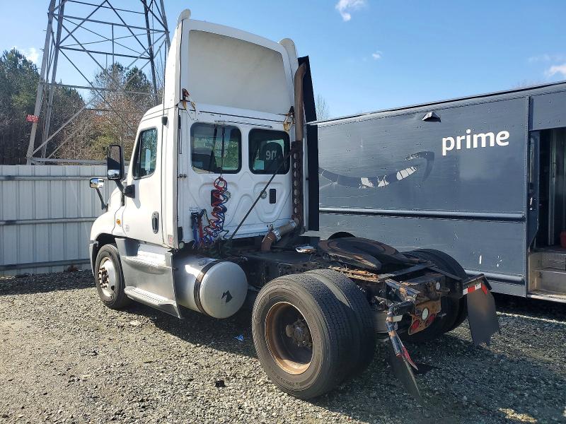 Продажа на аукционе авто 2015 Freightliner Cascadia, vin: 1FUBGEDV8FLGH4743, номер лота: 77423205