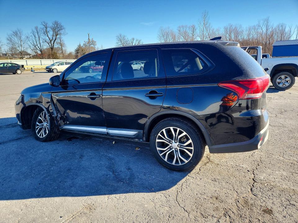 79276475 :رقم المزاد ، JA4AZ3A37JZ042239 vin ، 2018 Mitsubishi Outlander مزاد بيع