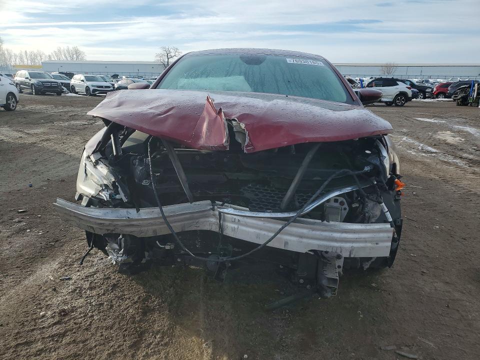 76930185 :رقم المزاد ، 1C3CCCEG2FN615581 vin ، 2015 Chrysler 200 مزاد بيع