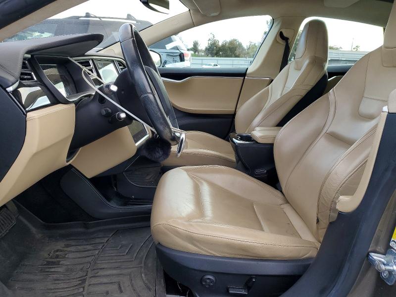 77673085 :رقم المزاد ، 5YJSA1S11FF100457 vin ، 2015 Tesla Model S مزاد بيع