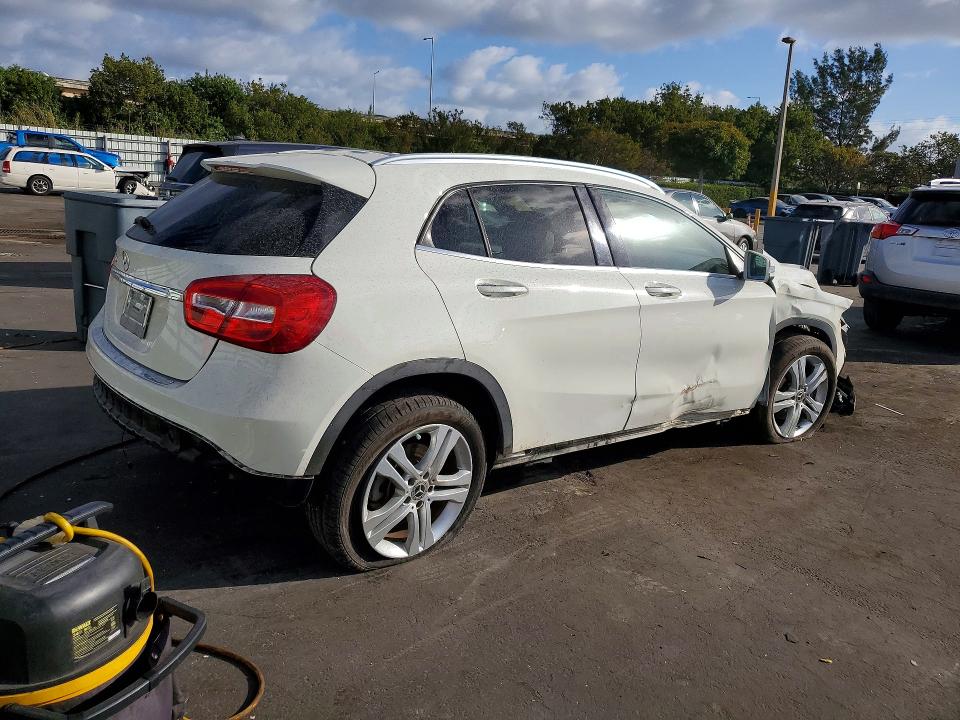 Aukcja sprzedaży 2018 Mercedes-benz Gla, vin: WDCTG4EB3JJ468580, numer aukcji: 77063275