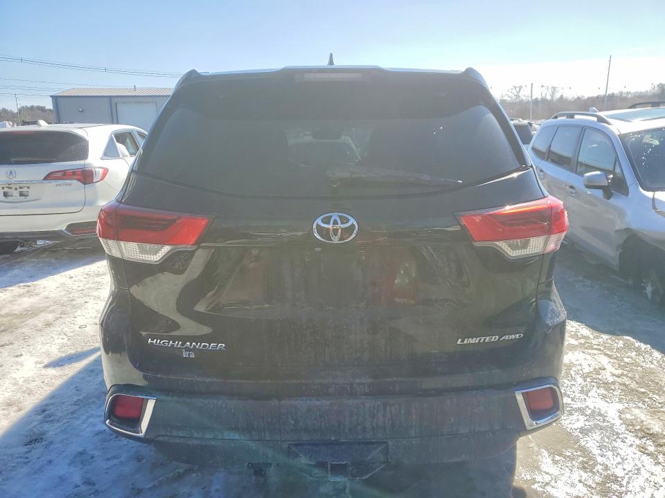 78643155 :رقم المزاد ، 5TDDZRFH7JS836718 vin ، 2018 Toyota Highlander مزاد بيع