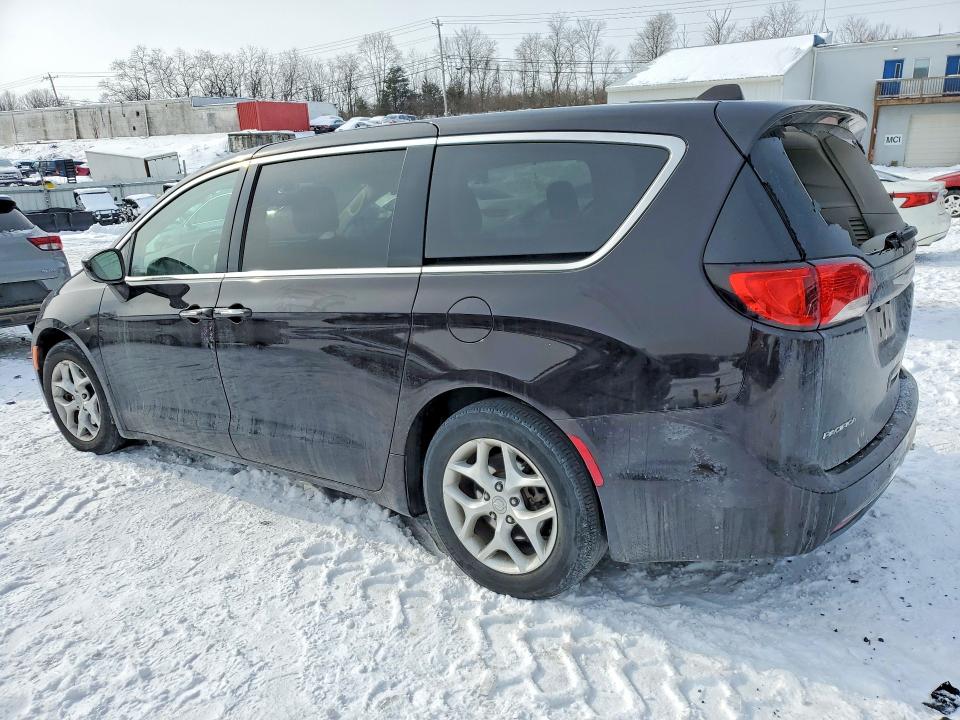 76051825 :رقم المزاد ، 2C4RC1FG7JR157055 vin ، 2018 Chrysler Pacifica مزاد بيع