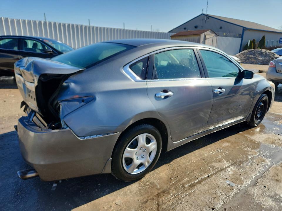 2015 Nissan Altima მანქანა იყიდება აუქციონზე, vin: 1N4AL3AP3FN888284, აუქციონის ნომერი: 75303055