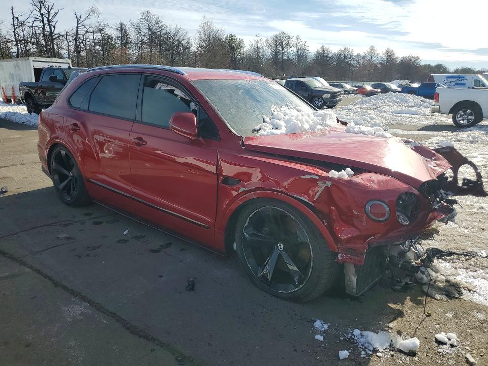 2018 Bentley Bentayga მანქანა იყიდება აუქციონზე, vin: SJAAC2ZVXJC020098, აუქციონის ნომერი: 76157485