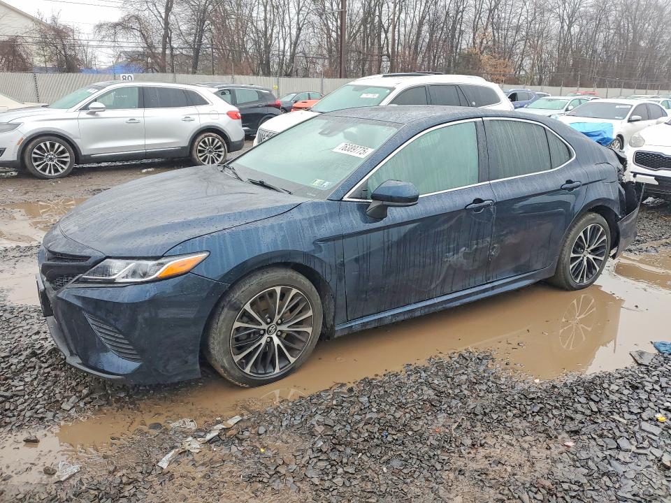 Auction sale of the 2018 Toyota Camry, vin: 4T1B11HK6JU555400, lot number: 76389775
