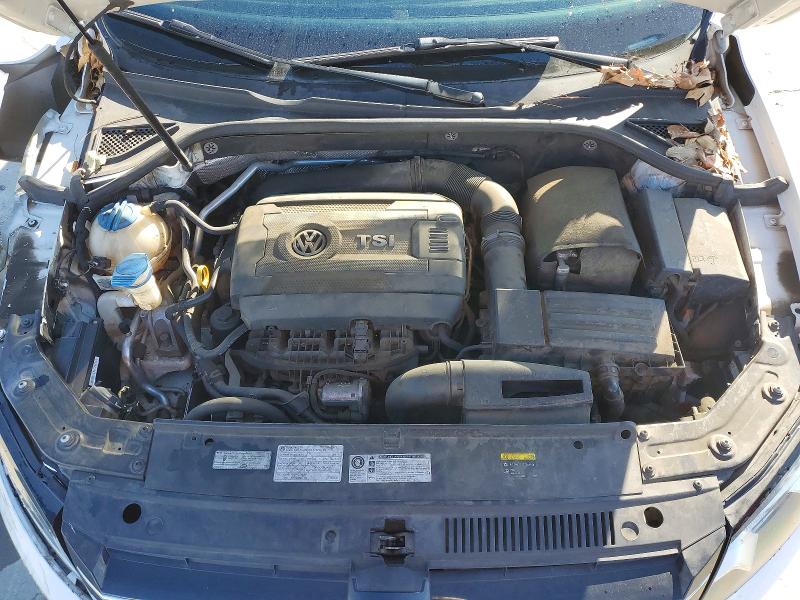 76029285 :رقم المزاد ، 1VWAT7A31FC077736 vin ، 2015 Volkswagen Passat مزاد بيع
