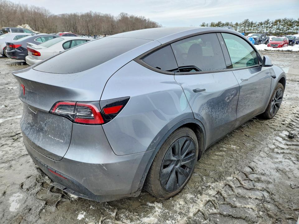 2024 Tesla Model Y მანქანა იყიდება აუქციონზე, vin: 7SAYGDEE2RA326519, აუქციონის ნომერი: 78338035