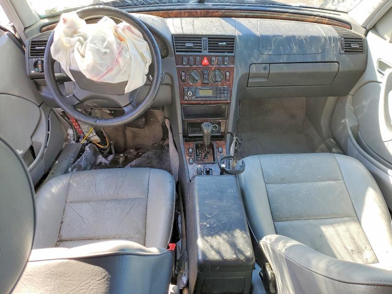 2000 Mercedes Benz C მანქანა იყიდება აუქციონზე, vin: WDBHA24G5YA833560, აუქციონის ნომერი: 78962295