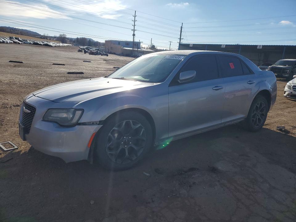 77692435 :رقم المزاد ، 2C3CCAGG7JH240760 vin ، 2018 Chrysler 300 مزاد بيع