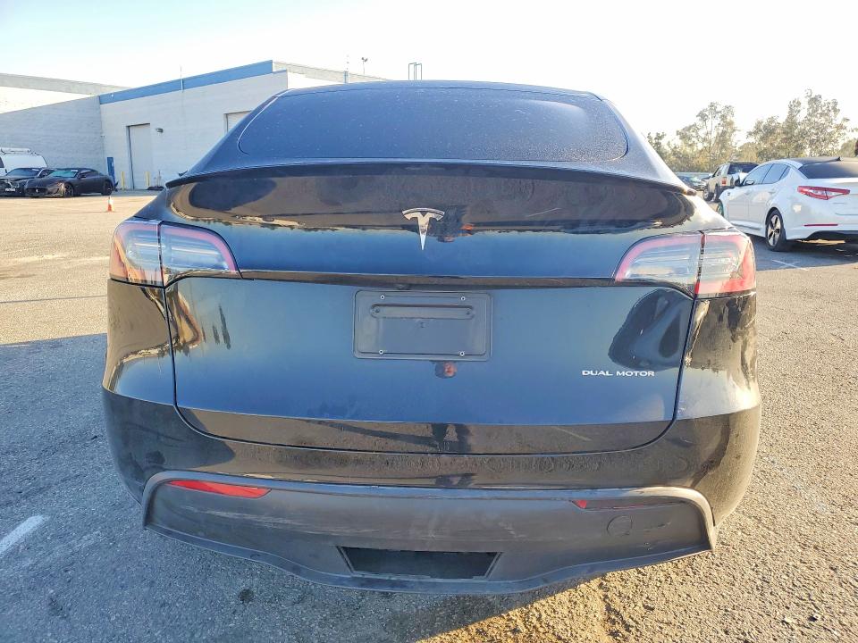 2024 Tesla Model Y მანქანა იყიდება აუქციონზე, vin: 7SAYGDEE9RF056899, აუქციონის ნომერი: 77554615
