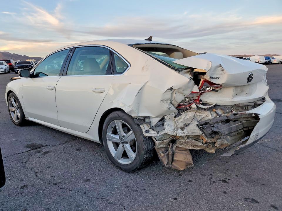 79059085 :رقم المزاد ، 1VWAS7A38FC095928 vin ، 2015 Volkswagen Passat مزاد بيع