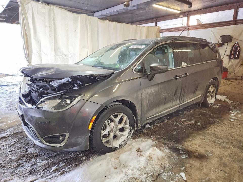Продажа на аукционе авто 2018 Chrysler Pacifica, vin: 2C4RC1EG5JR292858, номер лота: 76600925