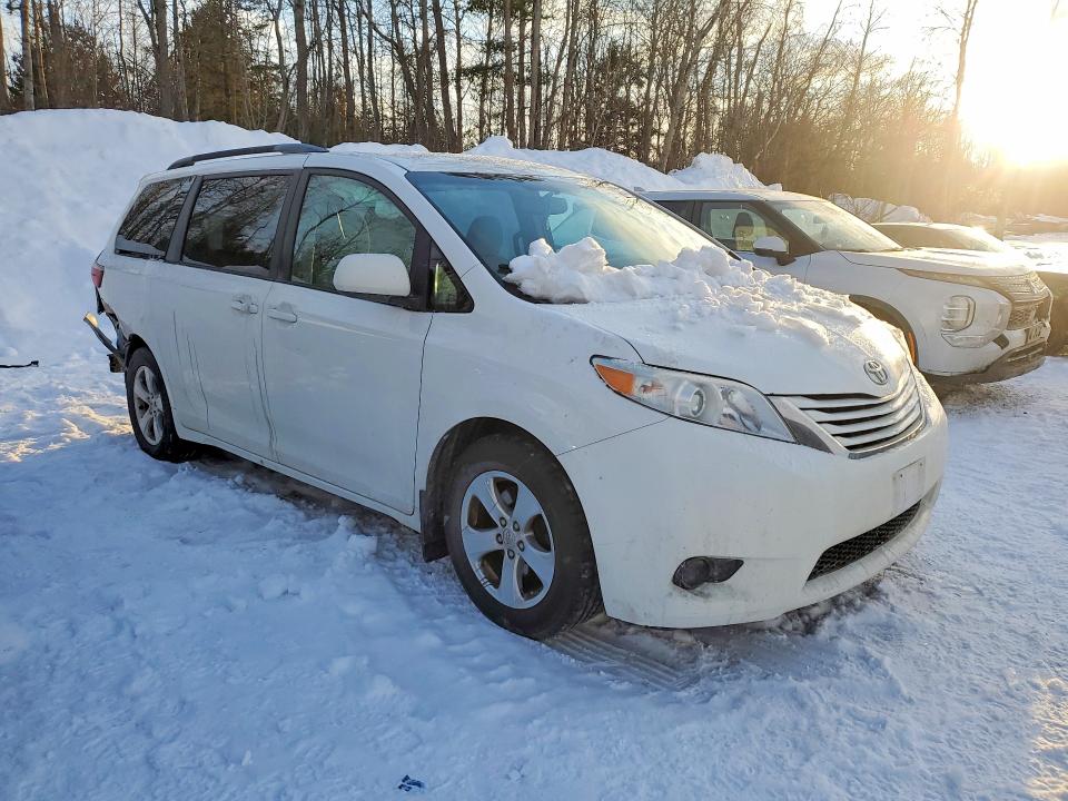Продаж на аукціоні авто 2015 Toyota Sienna, vin: 5TDKK3DCXFS609398, номер лоту: 74110305