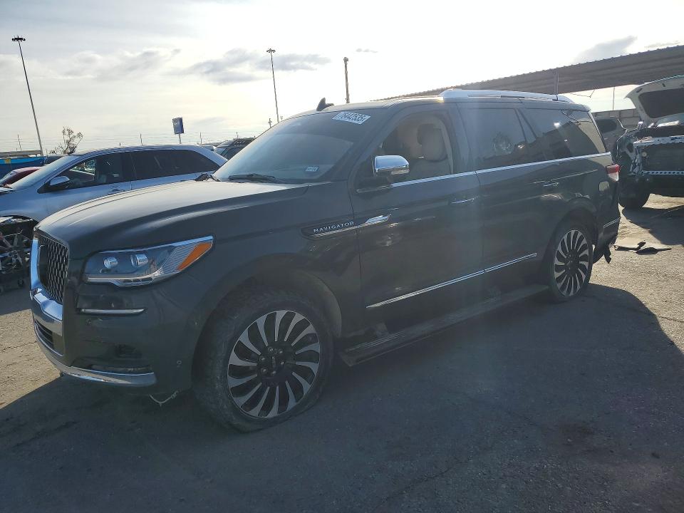 76442535 :رقم المزاد ، 5LMJJ2TG3PEL15886 vin ، 2023 Lincoln Navigator مزاد بيع