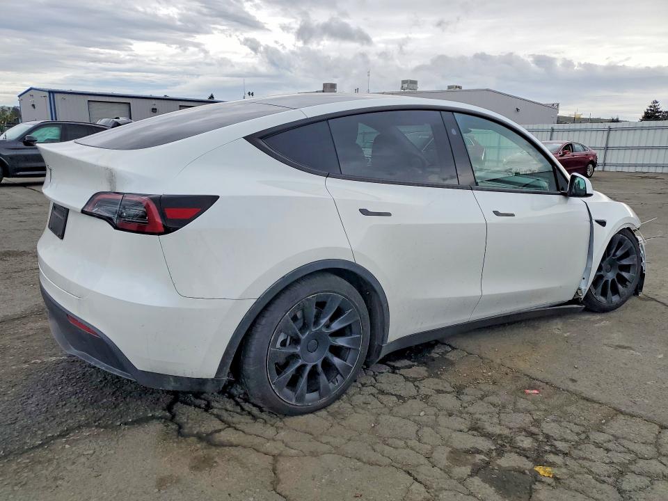 77735985 :رقم المزاد ، 7SAYGDED0SF276431 vin ، 2025 Tesla Model Y مزاد بيع