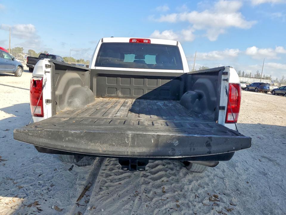 79305395 :رقم المزاد ، 1C6RR7FG2JS212065 vin ، 2018 Ram 1500 مزاد بيع