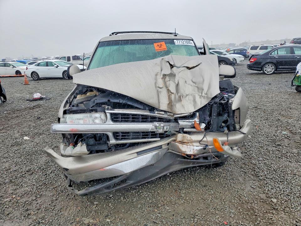 77121695 :رقم المزاد ، 3GNEC16TX3G297998 vin ، 2003 Chevrolet Suburban مزاد بيع