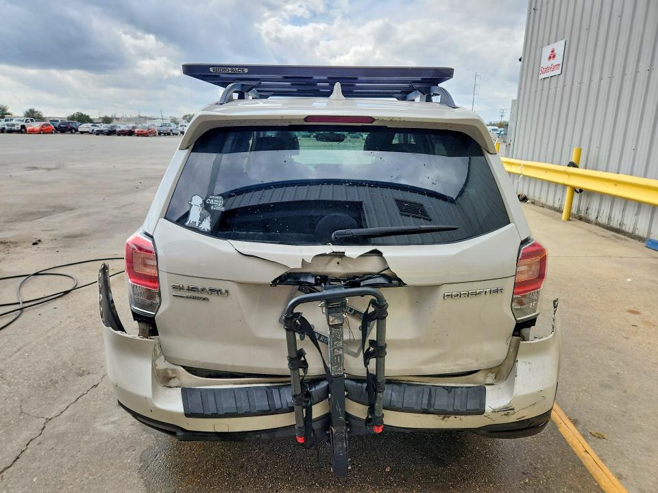 Продаж на аукціоні авто 2018 Subaru Forester, vin: JF2SJARC8JH608362, номер лоту: 77310955