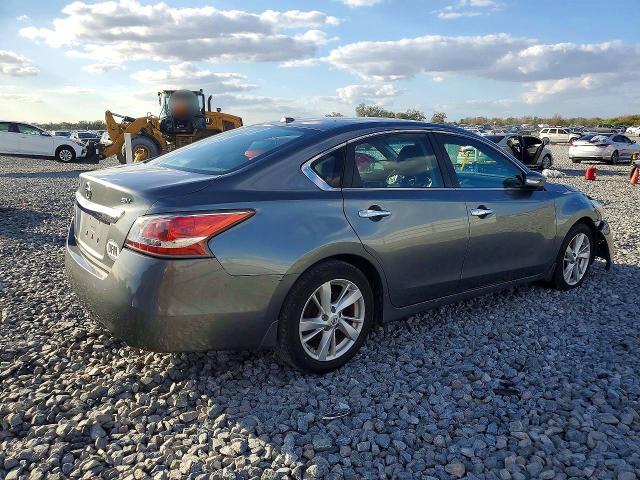 2015 Nissan Altima მანქანა იყიდება აუქციონზე, vin: 1N4AL3AP5FC440916, აუქციონის ნომერი: 77530645