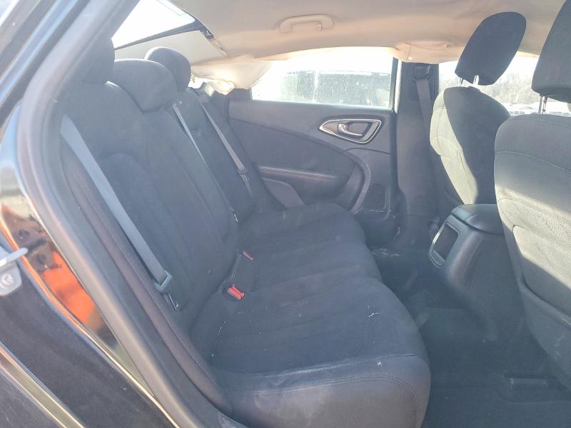 77070815 :رقم المزاد ، 1C3CCCAB7FN756110 vin ، 2015 Chrysler 200 مزاد بيع