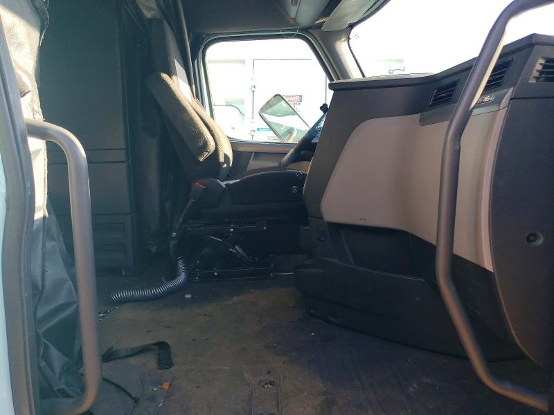 Продажа на аукционе авто 2020 Freightliner Cascadia 126, vin: 1FUJHHDV7LLKX2302, номер лота: 74819535