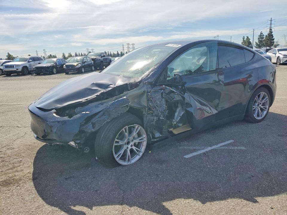 77579235 :رقم المزاد ، 7SAYGDED1RF051266 vin ، 2024 Tesla Model Y مزاد بيع