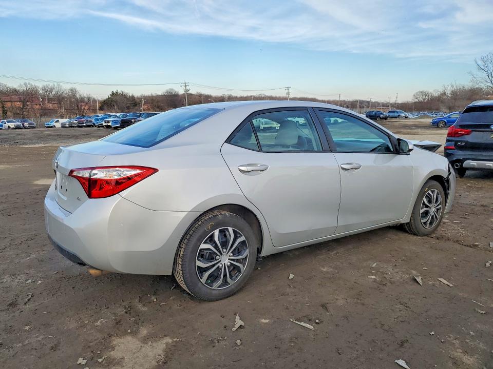 78583295 :رقم المزاد ، 2T1BURHE7FC297624 vin ، 2015 Toyota Corolla مزاد بيع