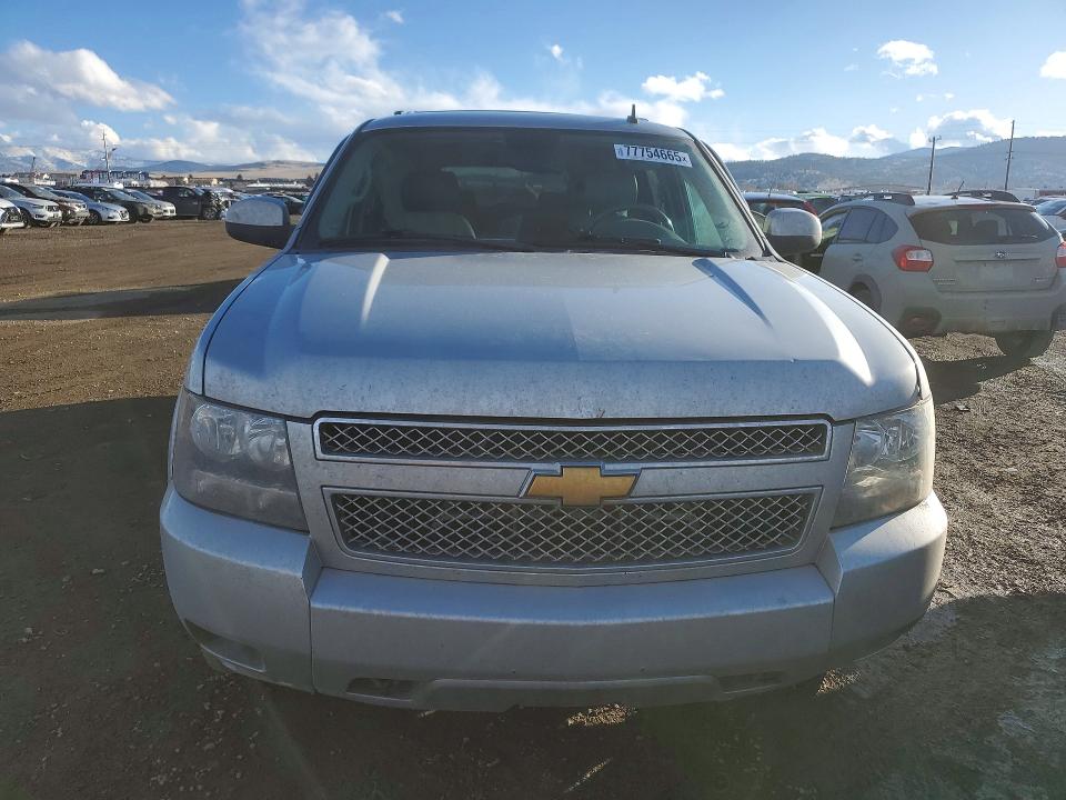 Продажа на аукционе авто 2011 Chevrolet Suburban, vin: 1GNSKJE32BR131061, номер лота: 77754665