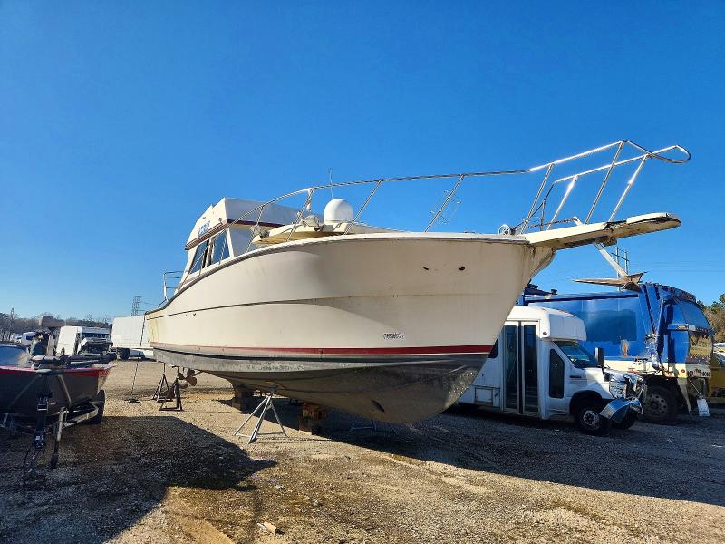 76608815 :رقم المزاد ، VKY41745H485 vin ، 1985 Boat Boat مزاد بيع